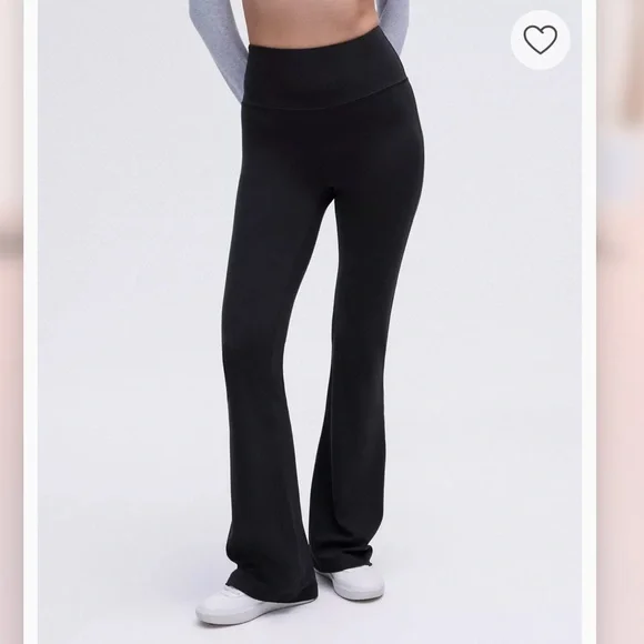 Lululemon Groove Nulu Super High-Rise Flared Pant - Picture 2 of 14